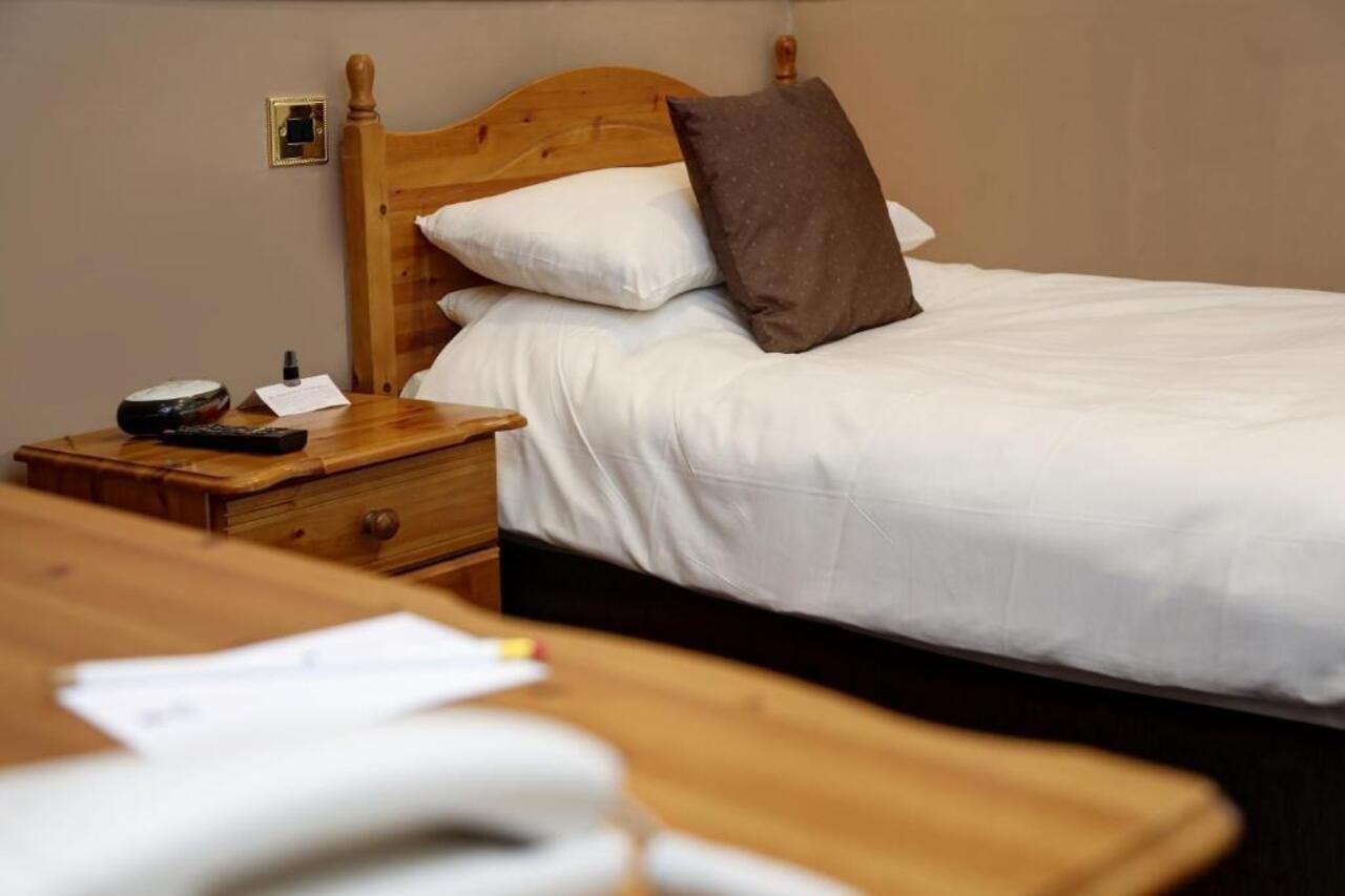 Bury Ramsbottom Old Mill Hotel And Leisure Club ภายนอก รูปภาพ